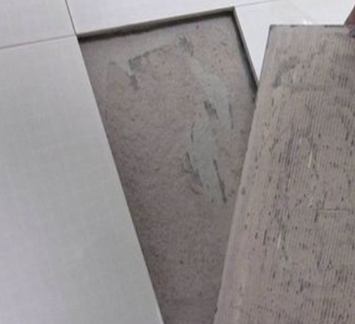 定西瓷砖空鼓维修公司分享瓷砖铺贴时如果打浆（即涂抹在瓷砖背面和基层上的砂浆或瓷砖胶）过少，会带来以下问题